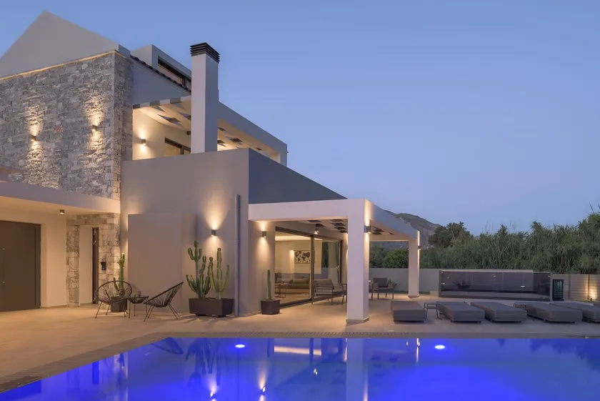 Del Sur Luxury Villa, Heated Pool & Utter Privacy, By ThinkVilla - Image 1