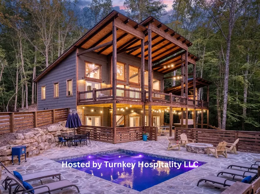 EPIC Pool * Outdoor Kitchen * Hot Tub * NEW Sauna! - Image 1