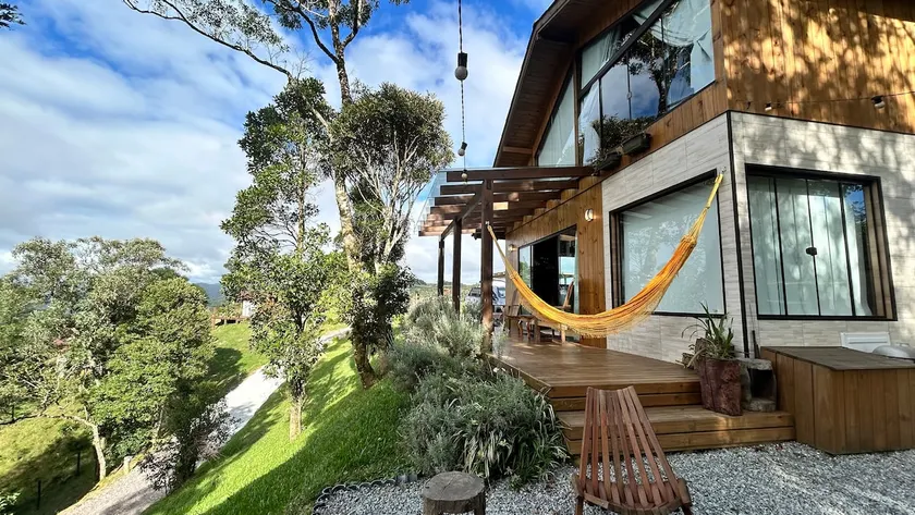 Bella Lua Cottage #2 with Bathtub and Breakfast - Image 1
