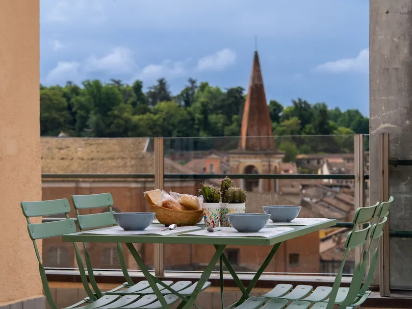 Penthouse with Terrace - near Outlet & old town - Image 1