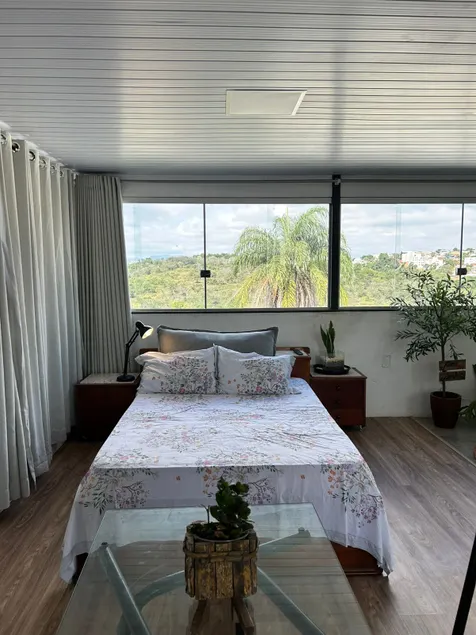 Retreat with Nature View in BH with Balcony - Image 1