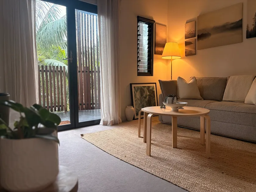 Tranquil Coastal Stay in Clovelly - Image 1