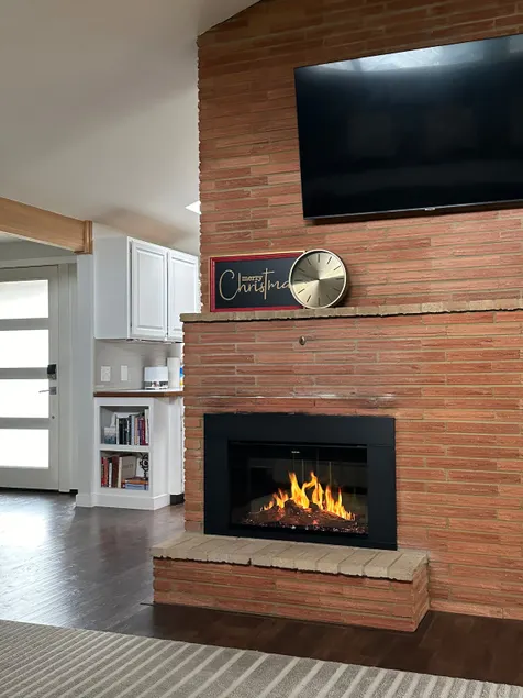 Entire Home MidCen Modern Open Concept - Image 1