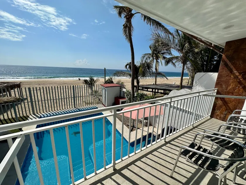 On the beach with a cook and discount Sunday to Thursday - Image 1