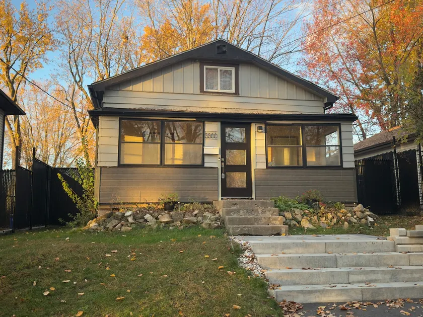 Cozy Family Home Near Montreal | Quiet & Spacious - Image 1