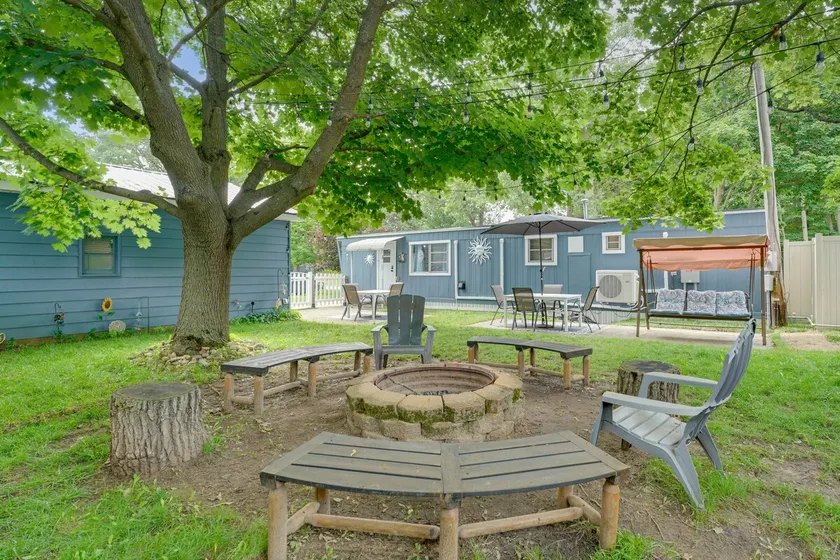 Walk to Lake Huron: Pet-Friendly Caseville Cottage - Image 1