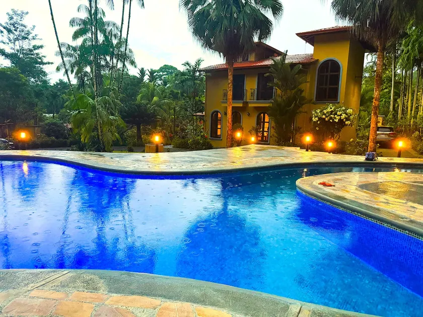 Casa Grande de Pavones - Image 1
