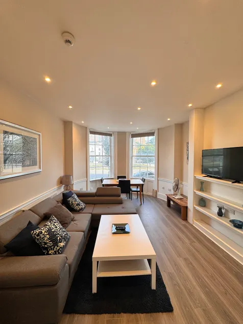 Beautiful flat in city centre - Image 1