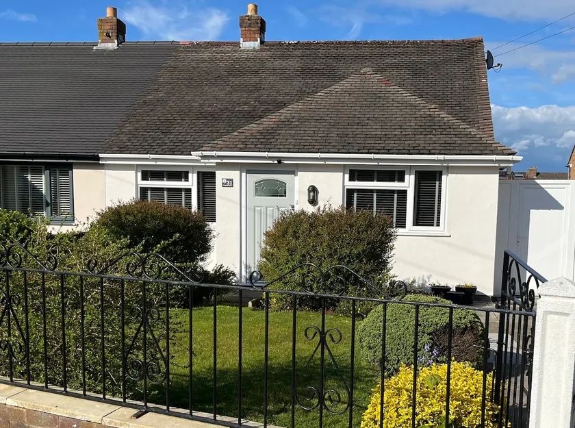 Idyllic bungalow in Burscough, ideal location in West Lancashire - Image 1