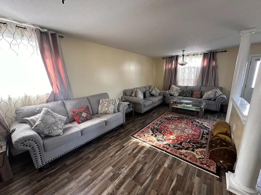 3 Bedroom Luxury Home Spacious - Image 1