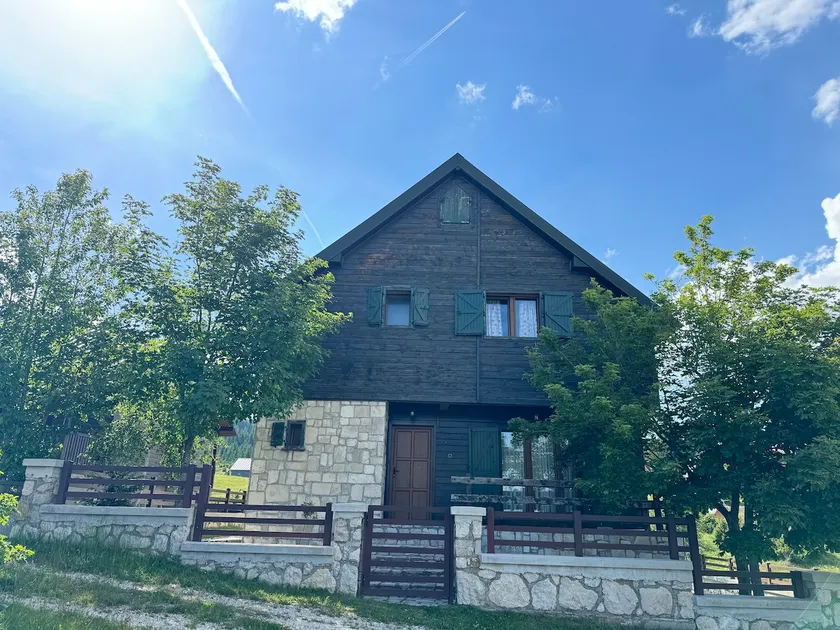 Wolf Chalet - Image 1