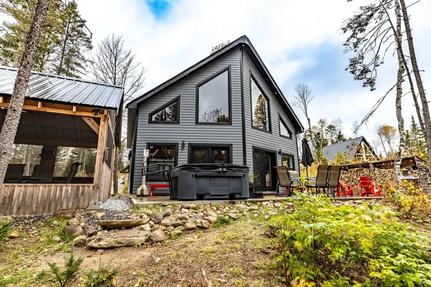 Splendid Cottage on the Mekinac & SPA & fireplace - Image 1