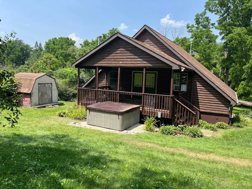 Creekside Cabin-Corning Watkins Glen Finger Lakes - Image 1