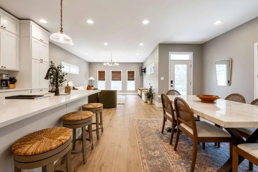 Perfect Downtown Location | Modern 3BR/3BA Home - Image 1