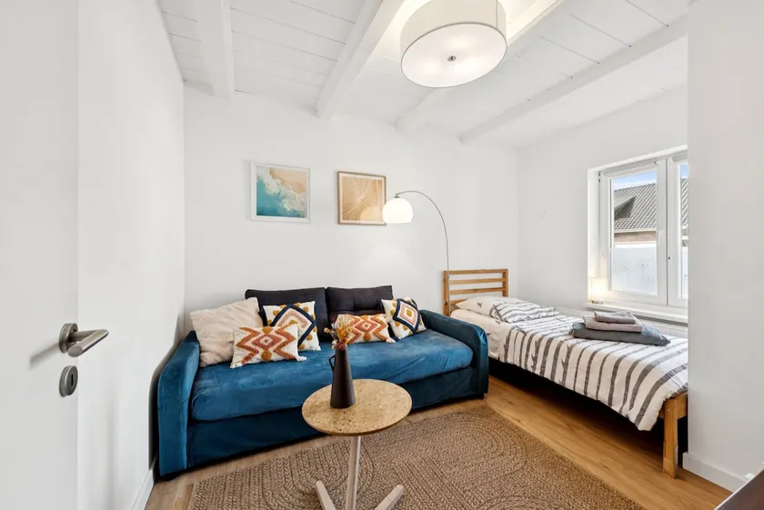 Quiet 3-room apartment for 5 | Terrace & parking - Image 1