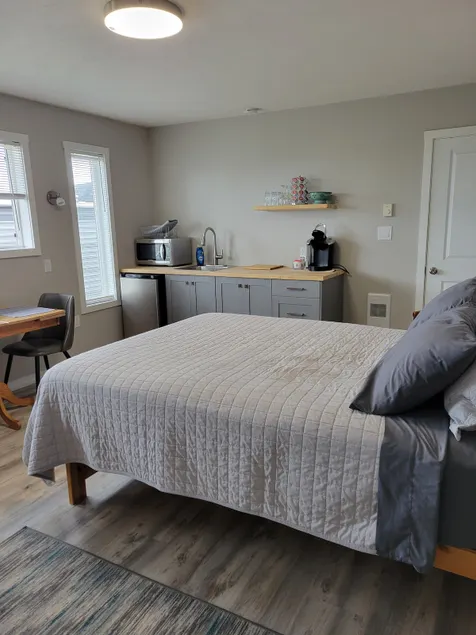 Cypress suite in Port McNeill - Image 1