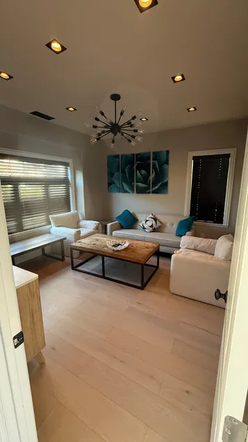 Cozy Retreat in a High-End, Walkable Neighborhood - Image 1
