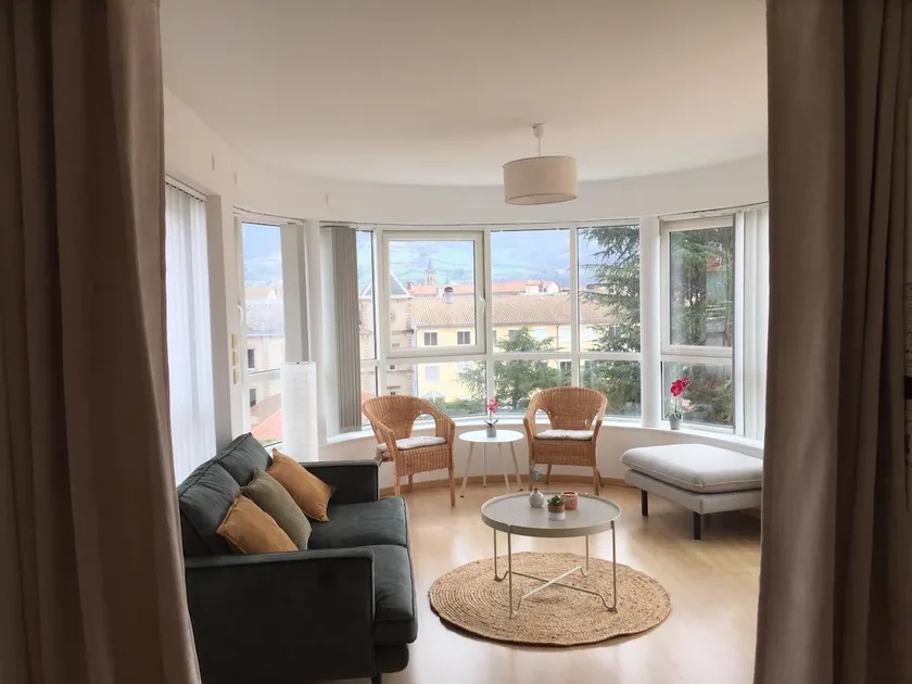 Luxury apartment, panoramic view, air conditioning, garage - Image 1