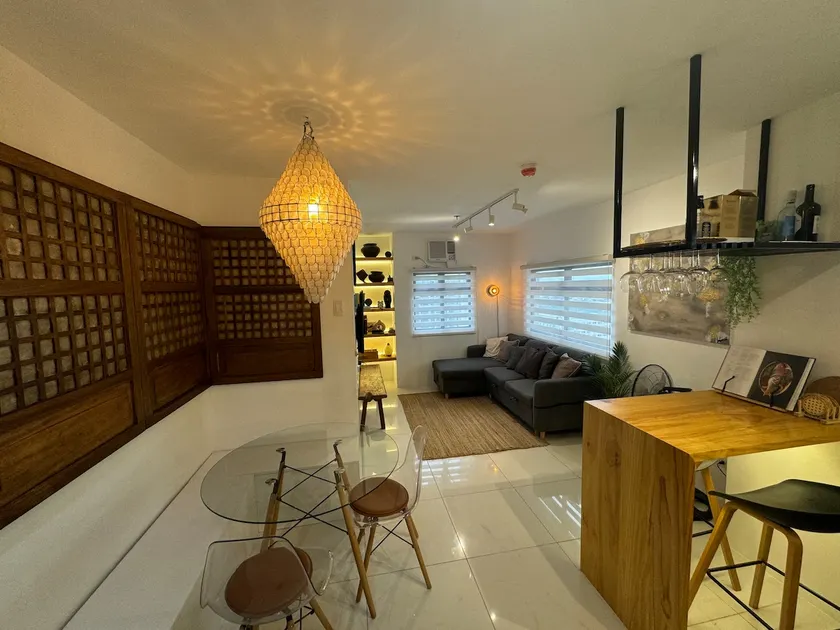 Chic 1BR Apt. In Mandaue Cebu - Image 1