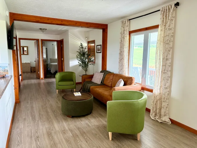 Crestview Cottage - Image 1