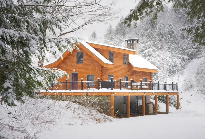 Cozy VT Log Cabin Minutes to Okemo & Killington - Image 1