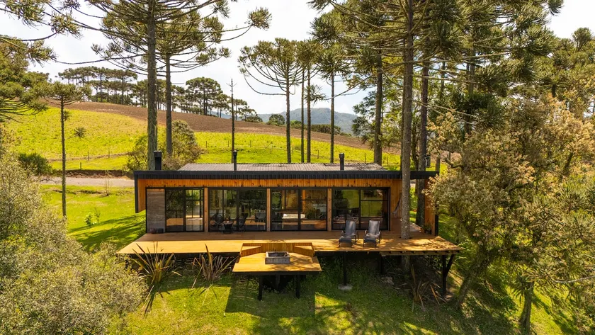 Serra Getaway with Hot Tub and Beautiful Sunrise - Image 1