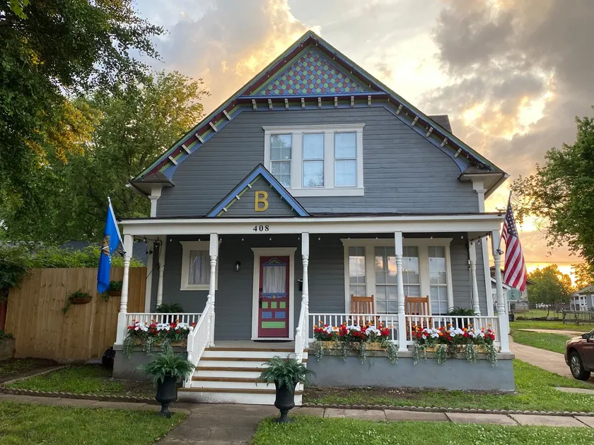 The Historic Barnes House - Image 1