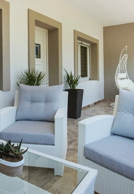 Blanc Maisonette II - Image 1