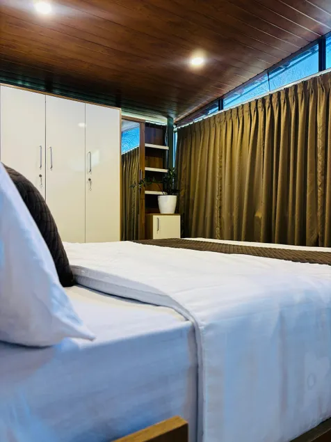 Springfield service villa - Image 1