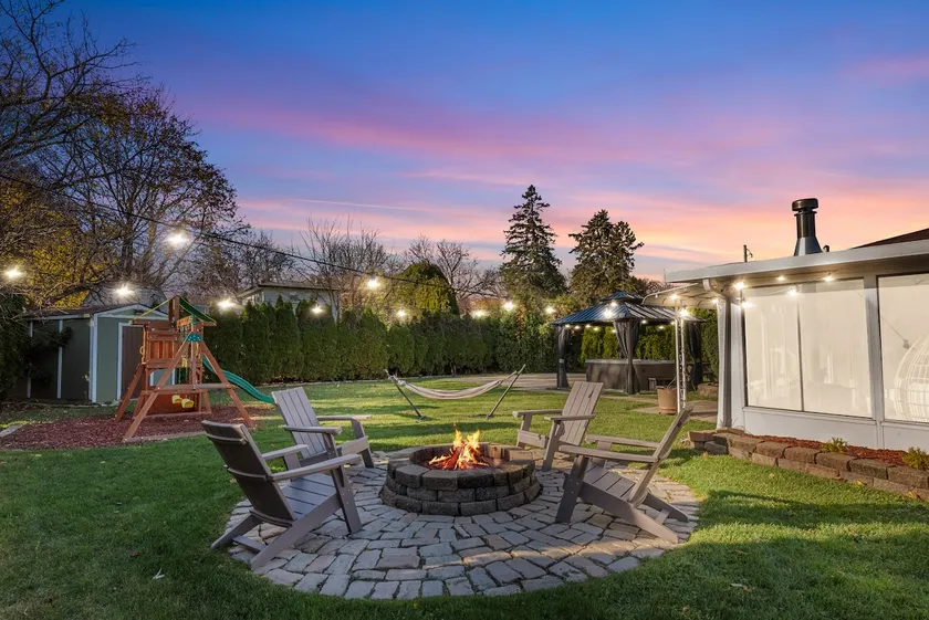 Spacious Family Retreat w Hot Tub & Movie Lounge - Image 1