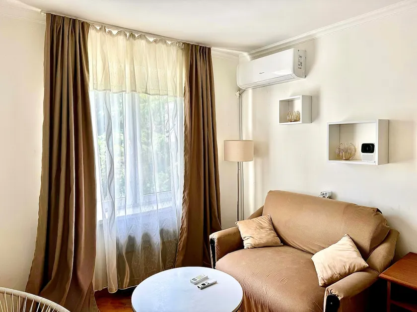 Peaceful Apartment In The Central Area - Image 1
