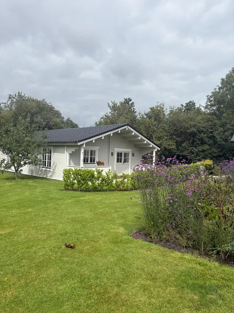 Willow lodge - Image 1