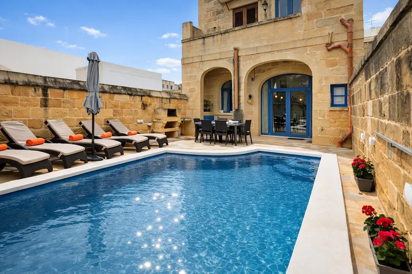 Traditional farmhouse with pool located at the charming village of Xaghra - Image 1