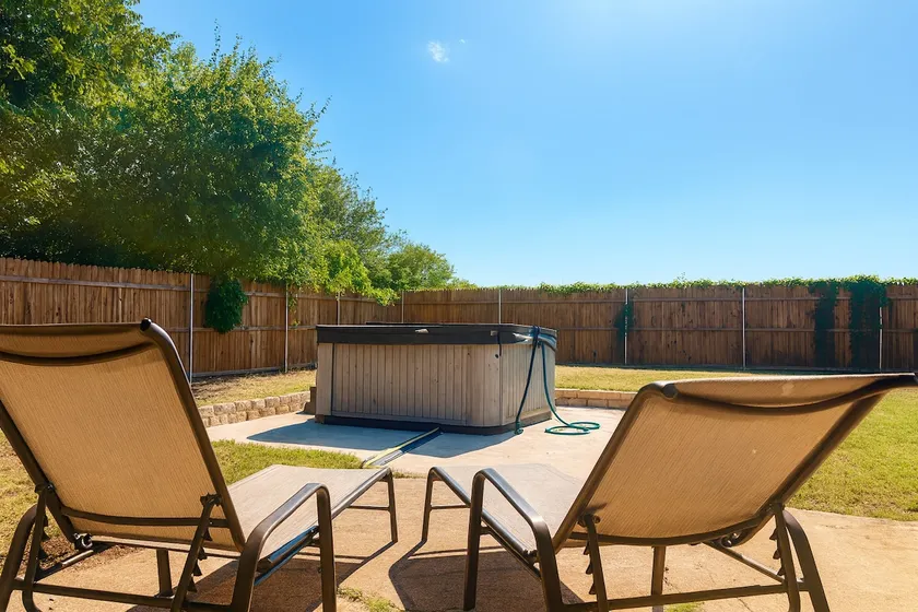 Casa Cosmos: hot tub, TV, kitchen, full baths, Zoo - Image 1