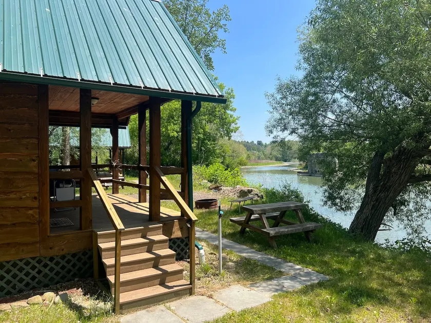 :)River Getaway LogCabin | 4ComfyQBed +Electric #3 - Image 1