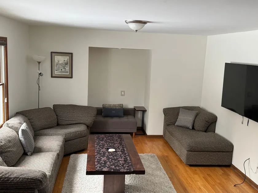 Perfectly located Waterhill home - Max occupancy for 4 unrelated people, STR license # STR22-0086 - Image 1