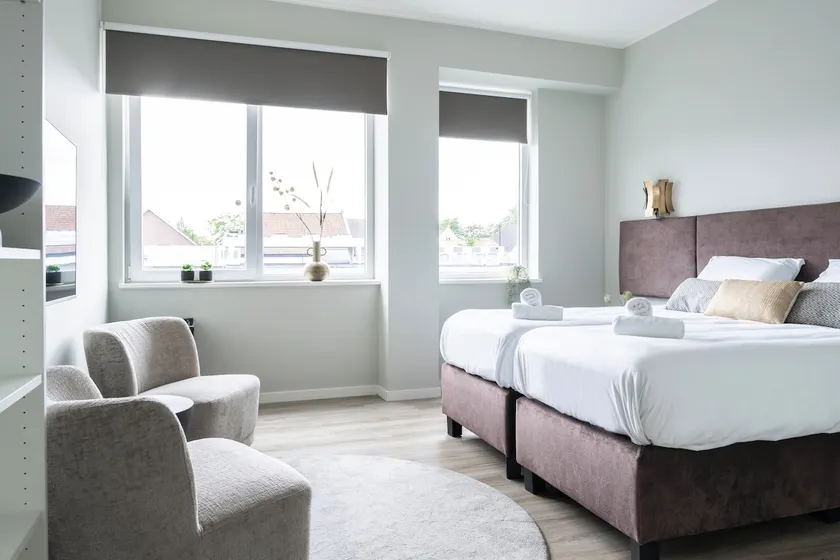 Relaxing Private Suite w Bathroom & Wi-Fi - Image 1