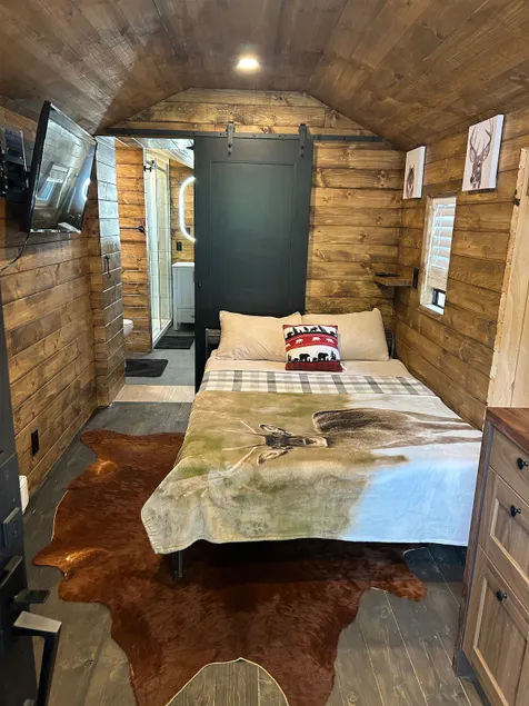 Forest Hideaway - Private Apartment - Image 1