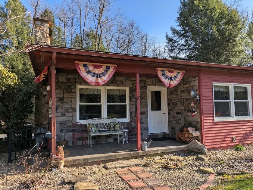 Black Bear Island Cottage - Image 1