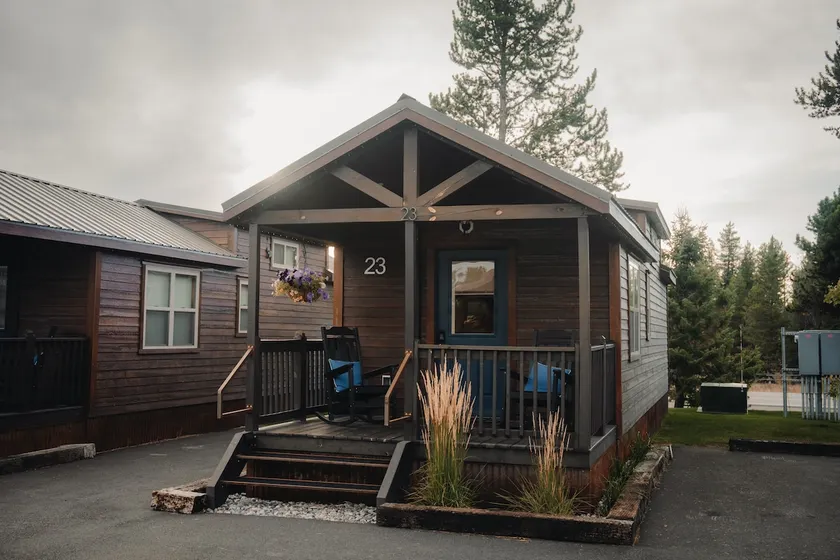Spruce 1-Bedroom Cabin w/Loft @Blue Buffalo Resort - Image 1