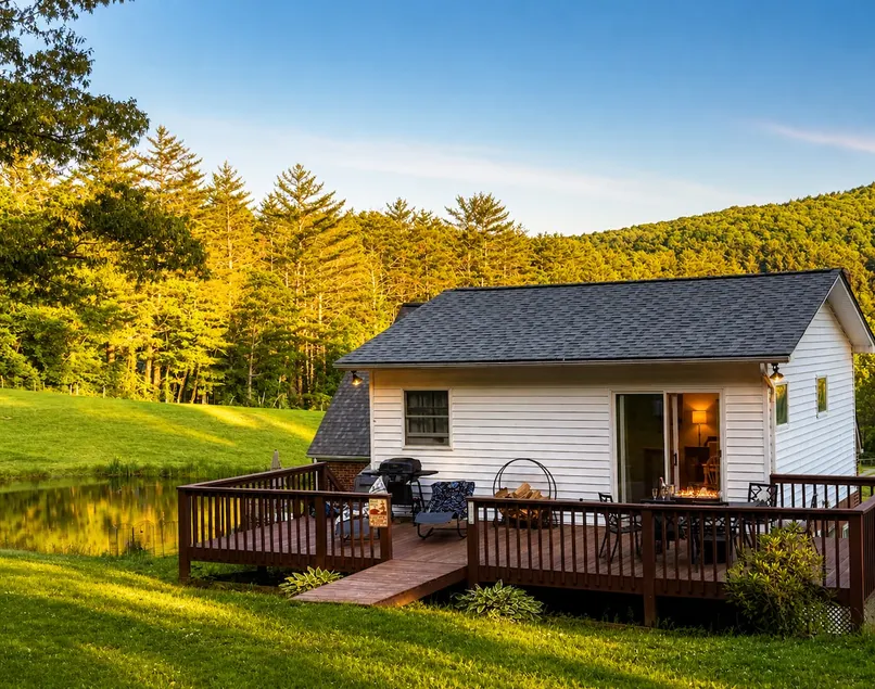 Peaceful Parkway Retreat | Pets + Mountain Views - Image 1