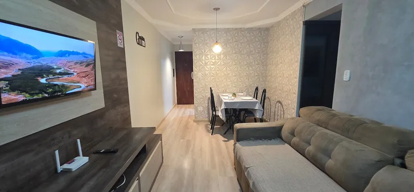 2-Bedroom Apartment, Near Unicesumar, Air Conditioning in Living Room and Master Bedroom - Image 1
