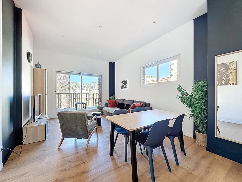 Air-Conditioned Duplex - City Center Wi-Fi 180 x 200 Beds - Image 1