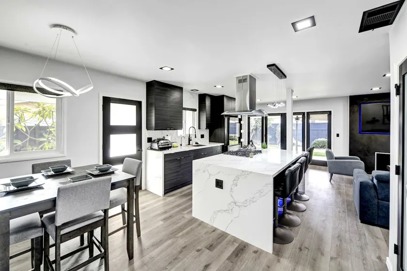 Private Modern Oasis with Sauna - Image 1