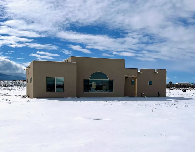 Adobe Style Home with Mnt Views - Image 1