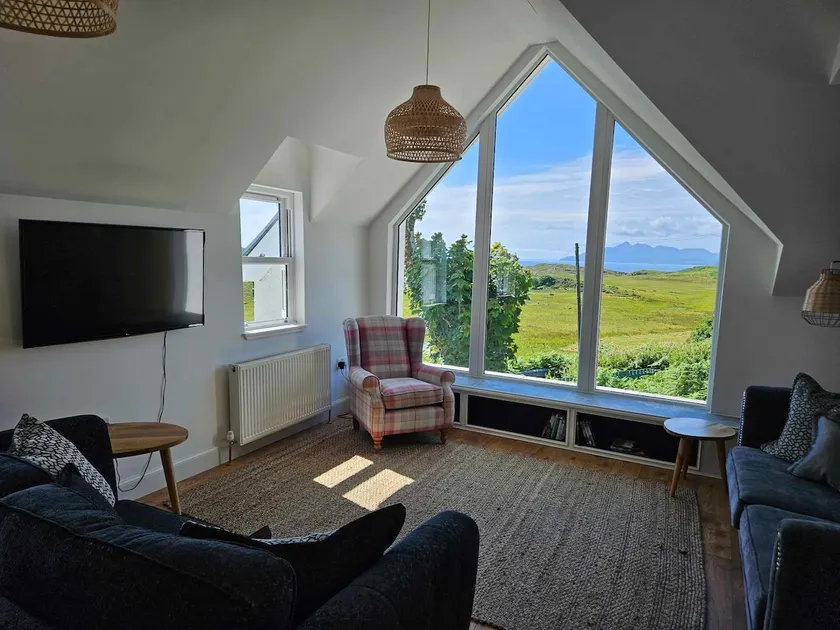Hillside House - Image 1