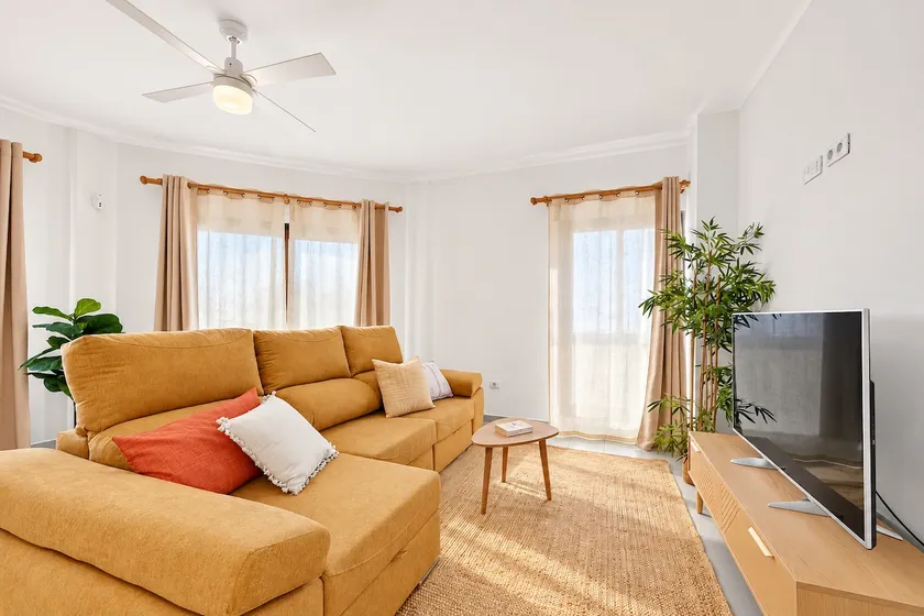 Vacation home in the center of Playa San Juan - Image 1