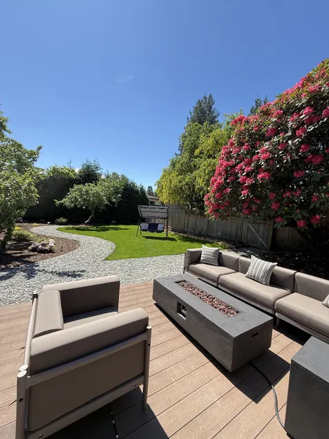 Ambleside Beachside Group Hub -20 Mins to Downtown - Image 1