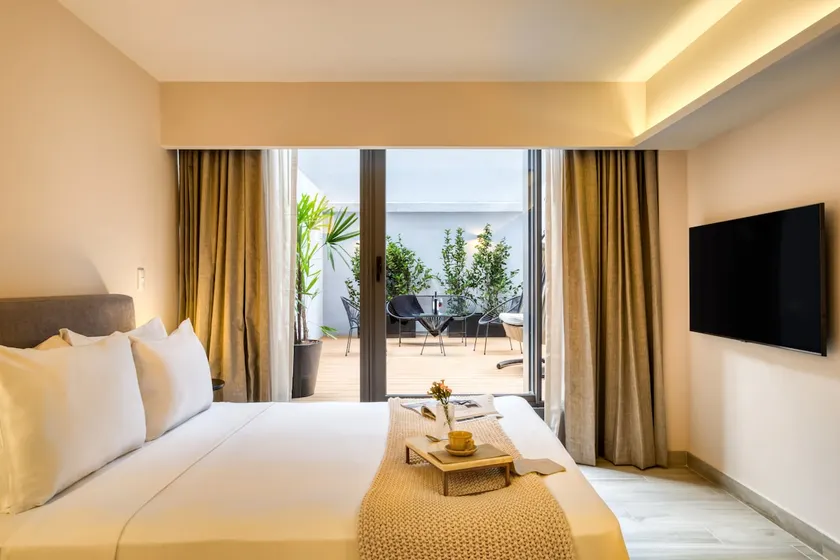 Epic Studio w/Private Patio | Gym+Rooftop+Business Area - Image 1