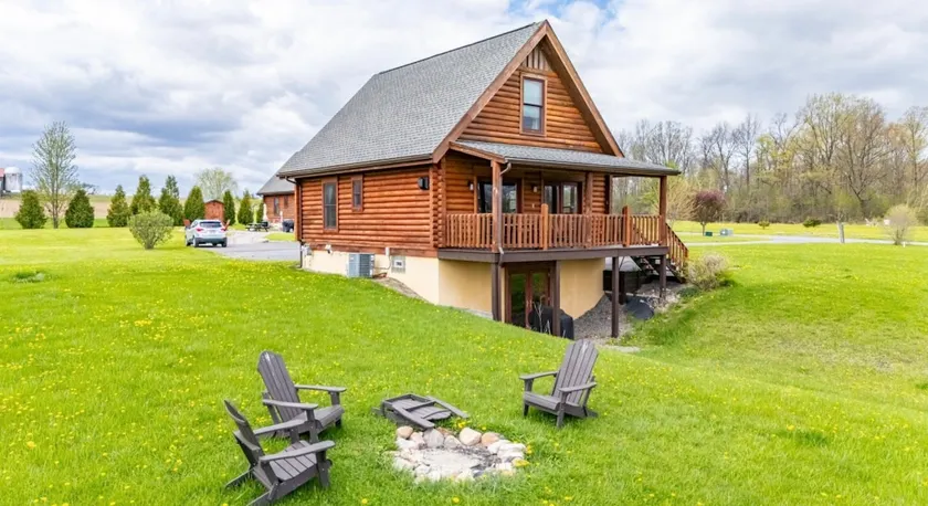 Conesus Log Cabin [Bella Vista Cottages] - Image 1